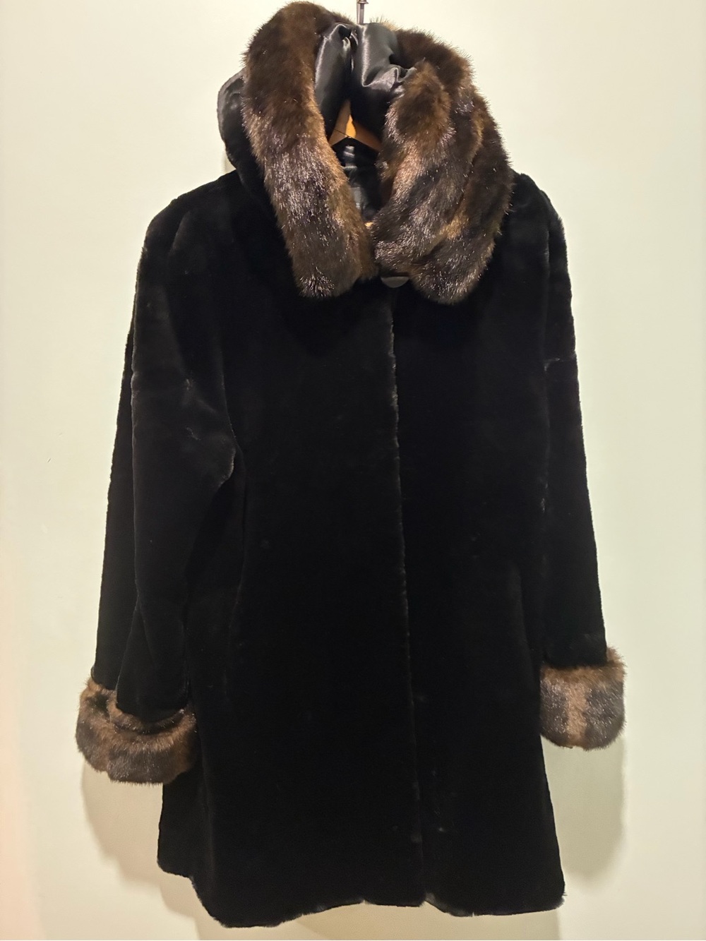 SEQUENCE Vtg Women's Black Faux Fur Hooded Coat with Brown Fur Trim Sz Medium